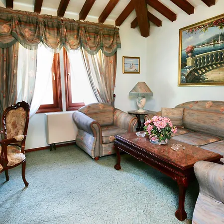 Dallas Hotel 4*