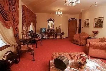 Dallas Hotel Warna